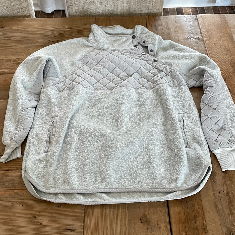 Abercrombie and Fitch Pullover